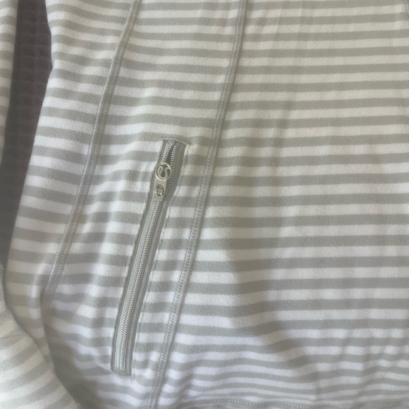 Lululemon - Picture 6 of 6